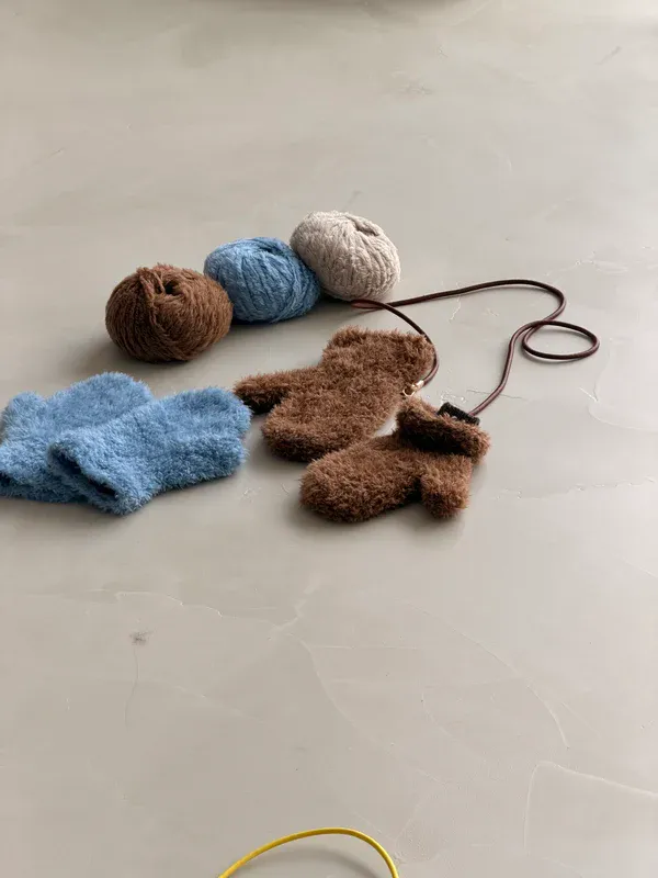 Cloud Pile Mittens