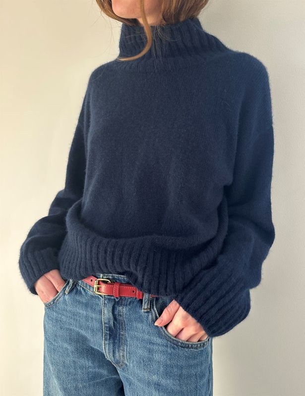 Note Sweater