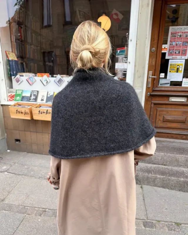 Ivy Cape - Isager Sof